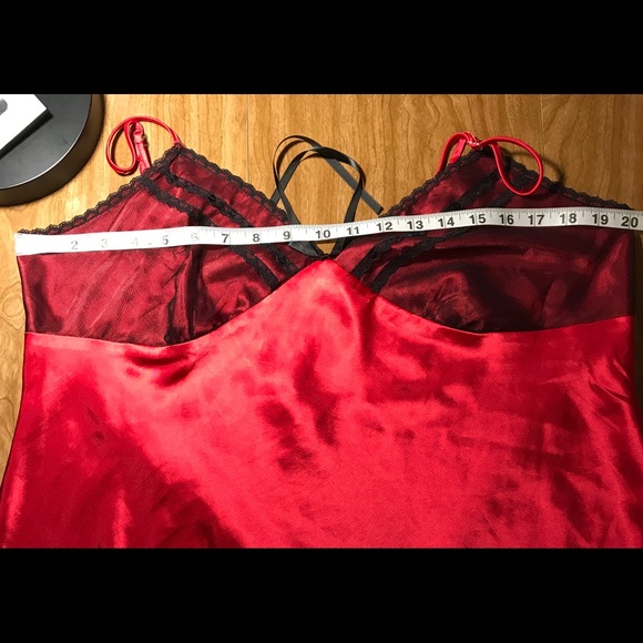 Vintage Red Rose and Black Lace, Size L - Picture 9 of 10